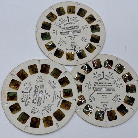 Vintage View-Master Lot 2 - 3D Viewers Red & Blue + 16 Reels Barbie Flintstones - Picture 12 of 15